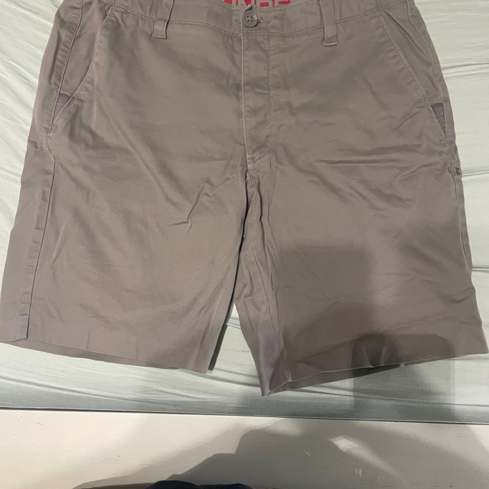 Mens Under Armour Shorts - 36W - Like New..